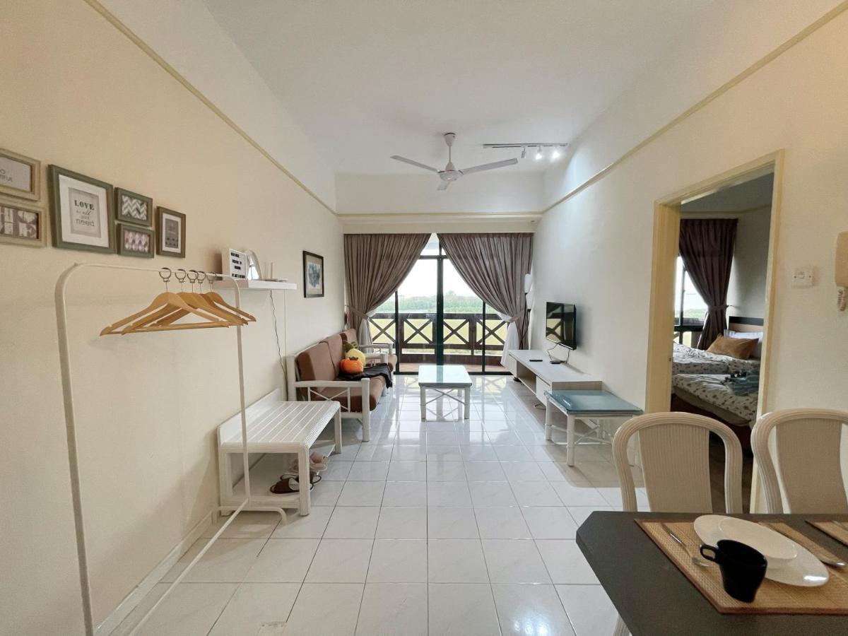 1 Bedroom Apartment, Melaka Cbd Town Center- Hosted By Private Locals Resident, Balcony With City Skyline View Or Seaview, Opposite Malls, Tv Box, 5 Minutes To Jonker Street, Malacca Exterior foto