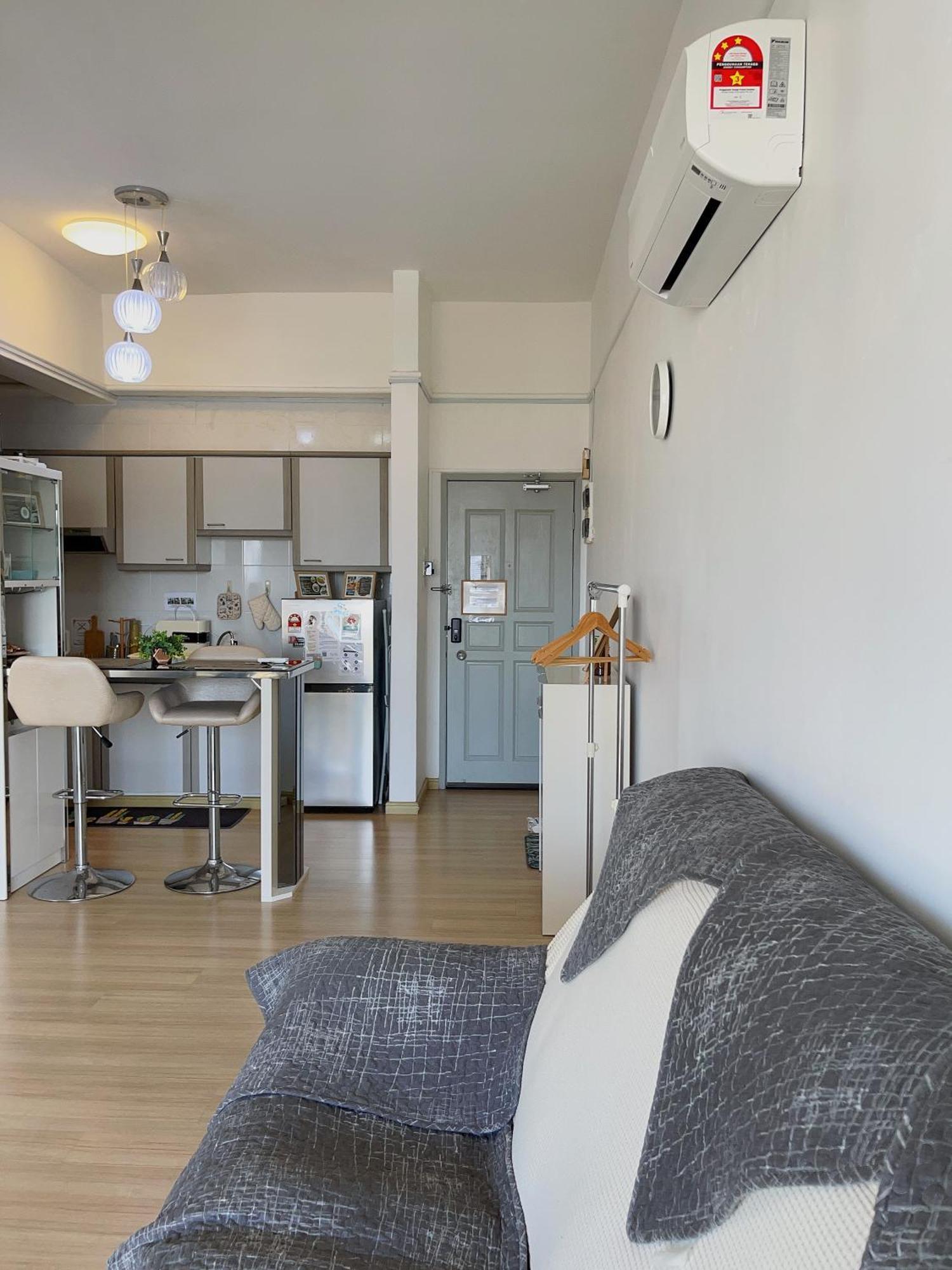 1 Bedroom Apartment, Melaka Cbd Town Center- Hosted By Private Locals Resident, Balcony With City Skyline View Or Seaview, Opposite Malls, Tv Box, 5 Minutes To Jonker Street, Malacca Exterior foto