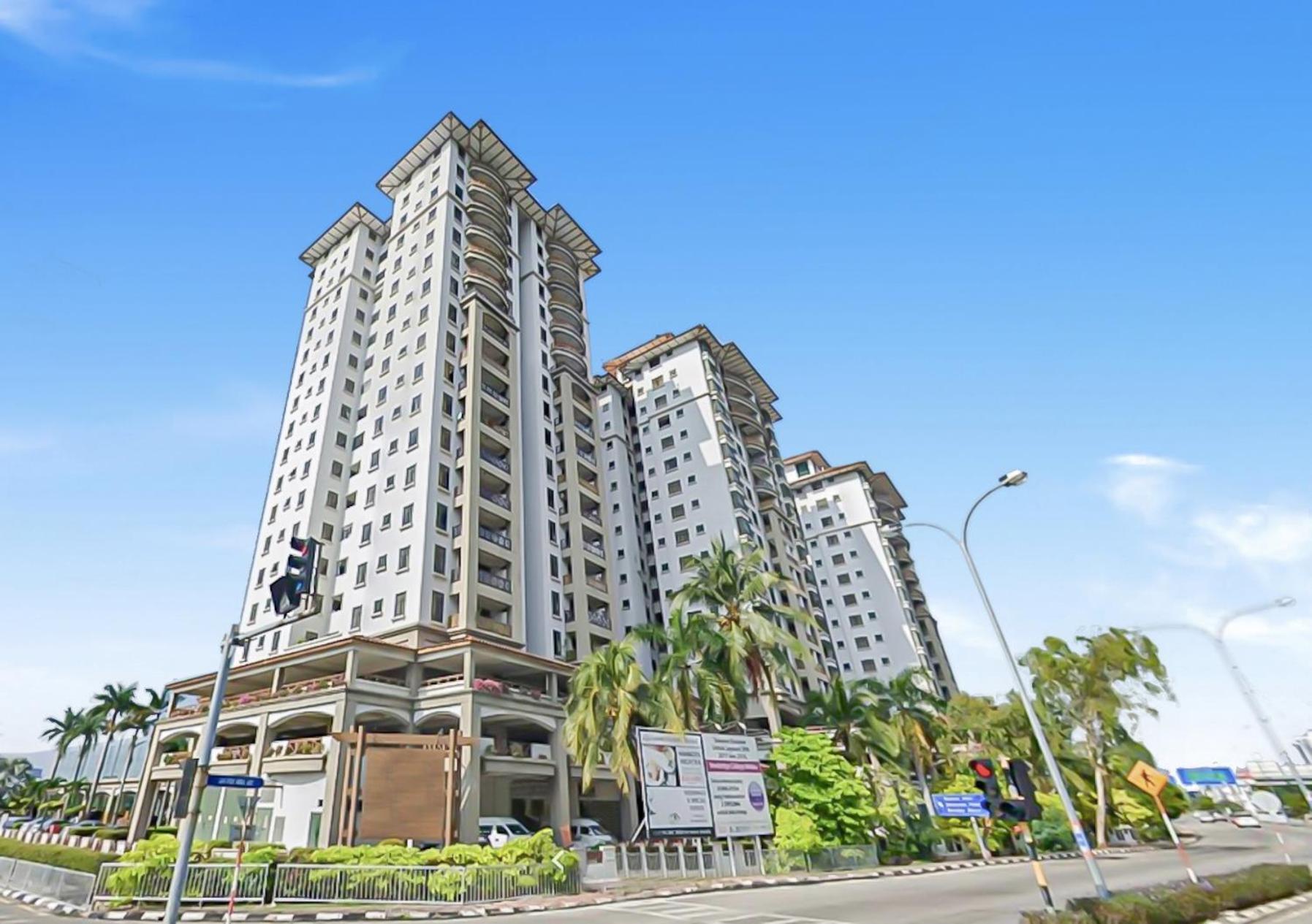 1 Bedroom Apartment, Melaka Cbd Town Center- Hosted By Private Locals Resident, Balcony With City Skyline View Or Seaview, Opposite Malls, Tv Box, 5 Minutes To Jonker Street, Malacca Exterior foto